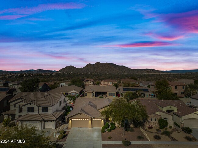 Building Photo - 2122 W Red Range Way