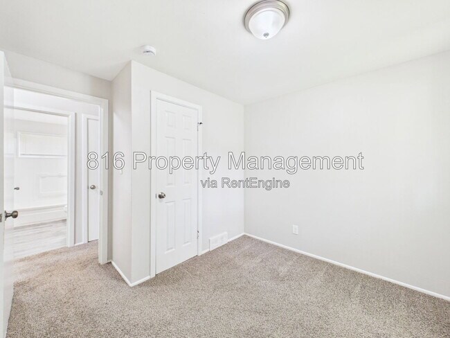 Building Photo - 8511 Crystal Ave