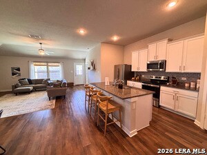 Building Photo - 6930 Emerald Valley