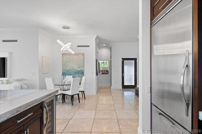 Building Photo - 1680 S Ocean Dr