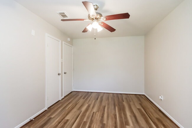 Building Photo - 14234 Juliedale Dr