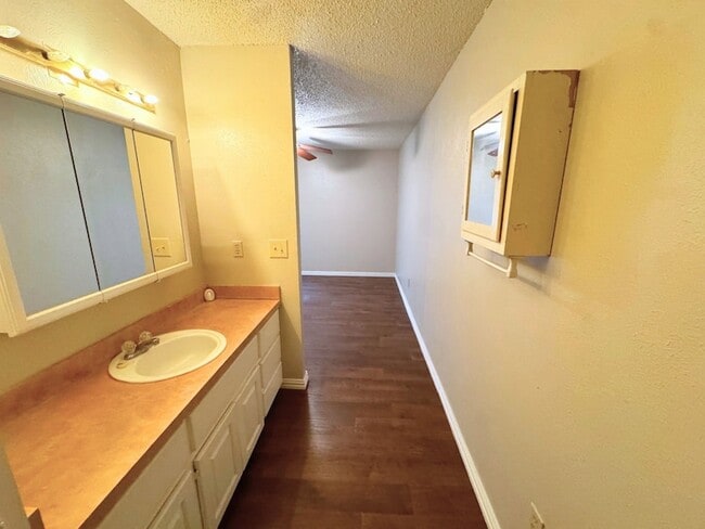 Building Photo - 200 Cedar Ln