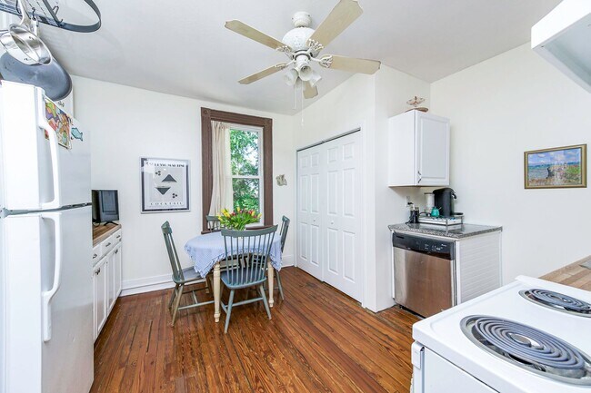 Building Photo - 3203 Parkwood Ave