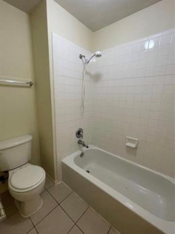 Building Photo - 6609 Amesbury Ln