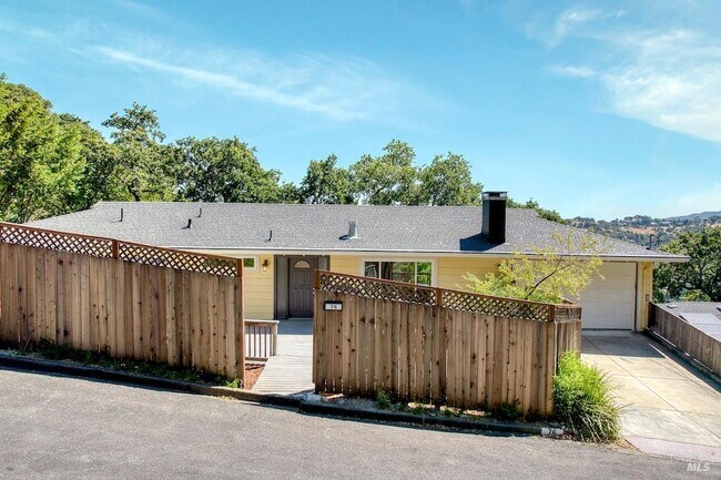 Building Photo - 76 Oak Springs Dr