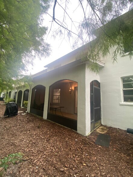 Building Photo - 11611 Highbury Way