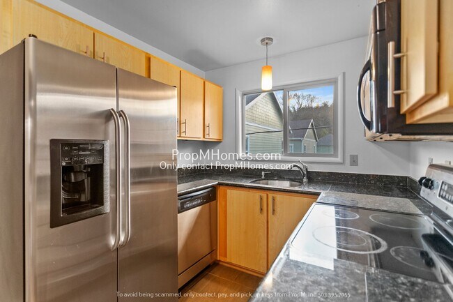 Building Photo - Updated One Bedroom Condo Within Walking D...