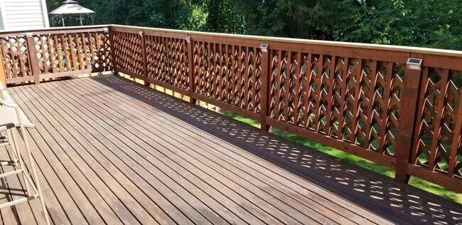 Building Photo - Move in Ready! - Tumwater Hill home with 3...