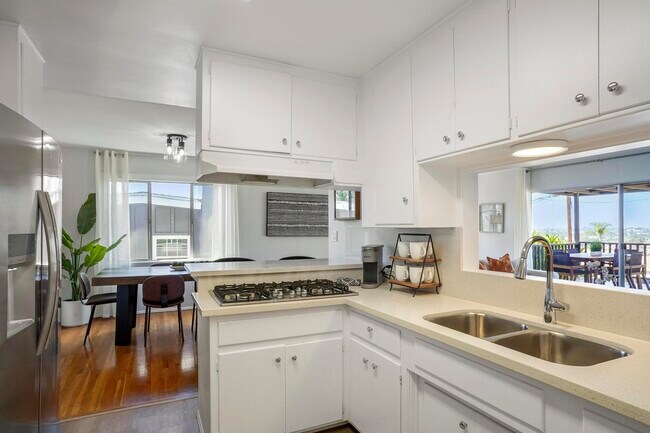 Building Photo - 3640 Princeton Ave