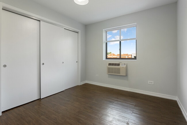 Building Photo - 5411 N Winthrop Ave