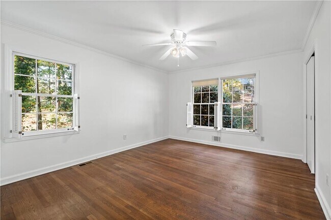 Building Photo - 787 Loridans Dr NE