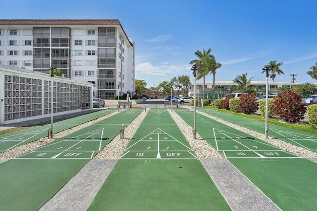 Building Photo - 3040 NE 16th Ave