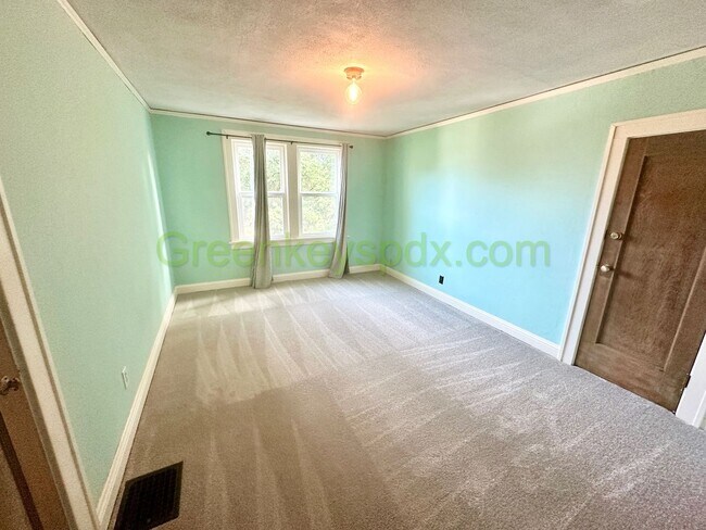 Building Photo - Wow! Amazing 3-bedroom 1-bath house with large fully fenced backyard