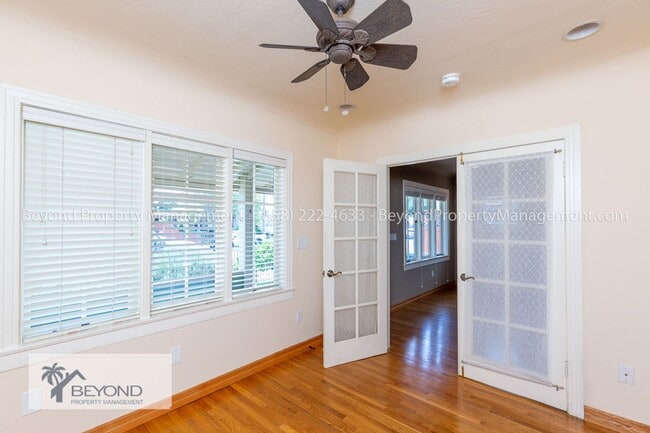 Building Photo - CHARMING 2 BEDROOM CRAFTSMAN BUNGALOW IN T...