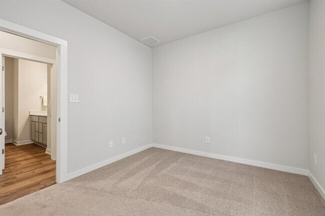 Building Photo - 125 Cutleaf