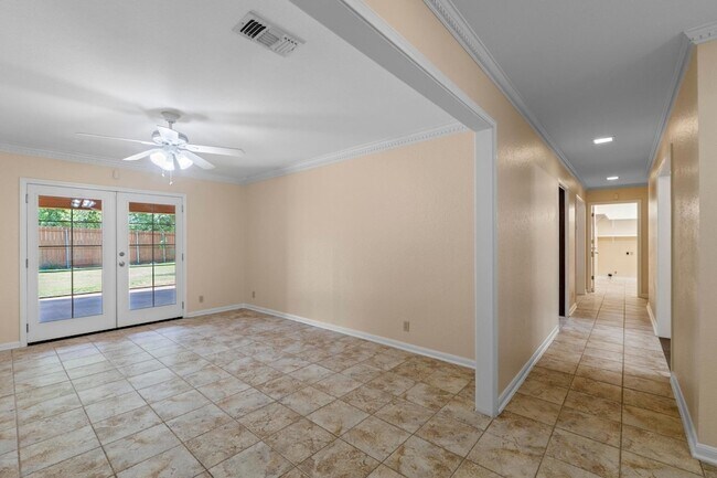 Building Photo - 10305 Caracara Dr