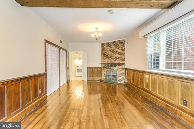 Building Photo - 1427 Powhatan St