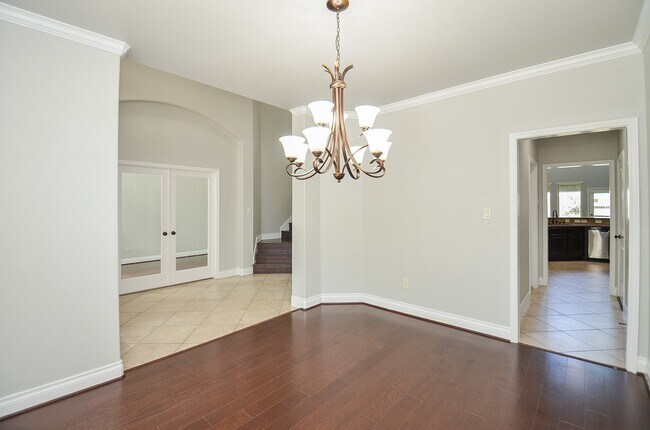 Building Photo - 9819 St Romain Dr