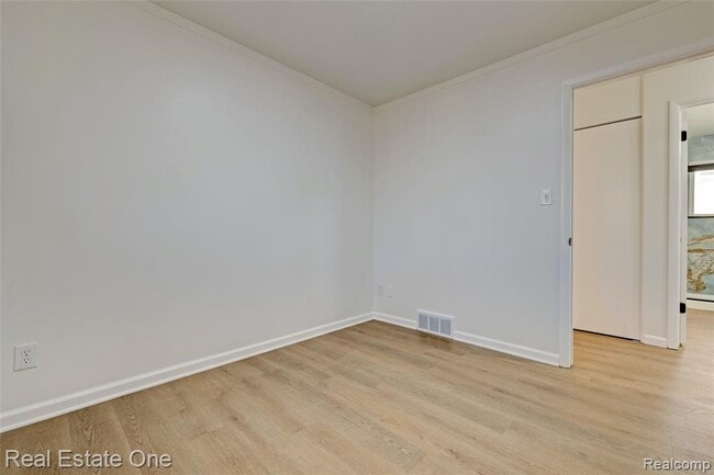 Building Photo - 1982 S Ortonville Rd