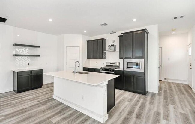 Building Photo - 2924 Crown Gate Dr