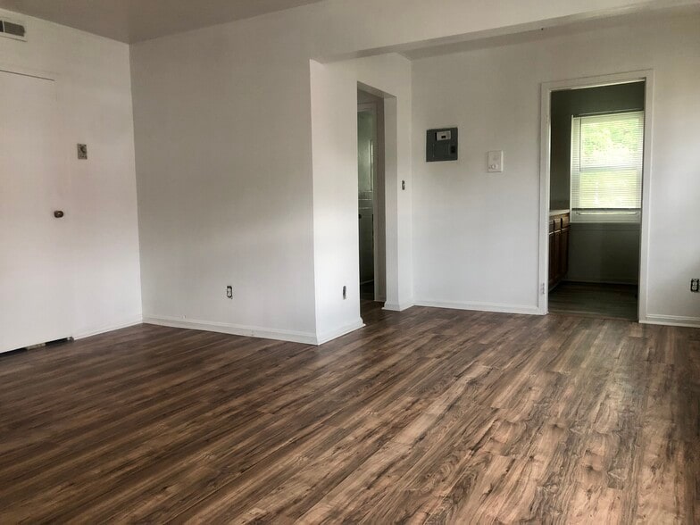 Primary Photo - Villa View Apartments