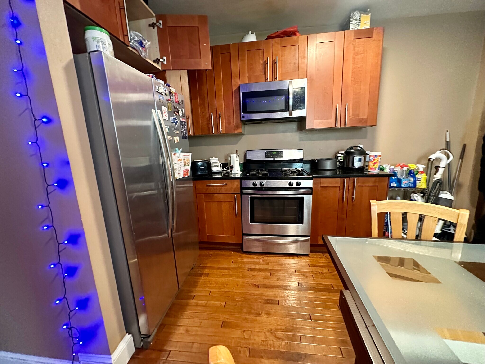 Building Photo - 10 Glenville Ave