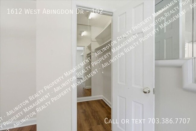 Building Photo - 1612 W Abingdon Dr