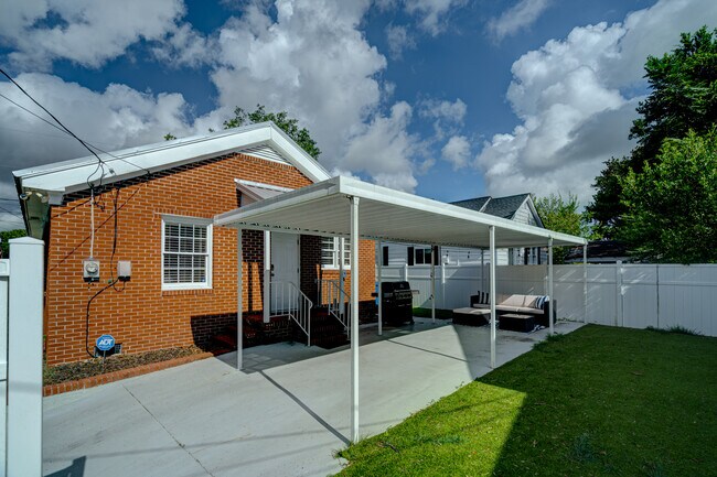 Building Photo - 619 S 14th St