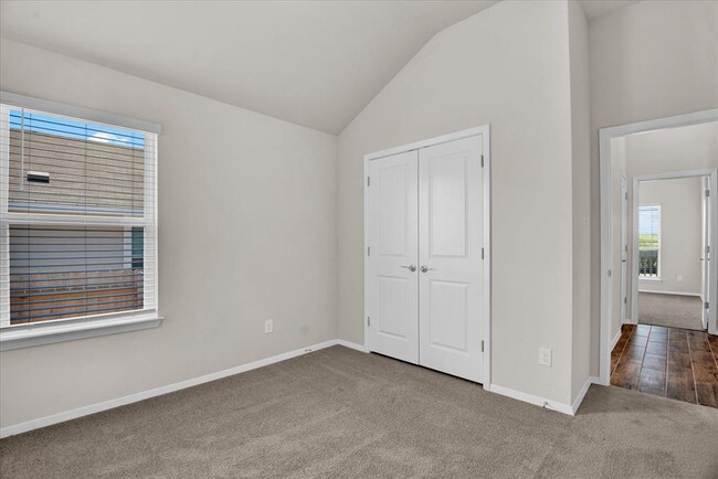 Building Photo - 216 Shugart St