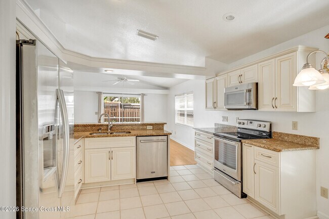 Building Photo - 330 Las Olas Dr