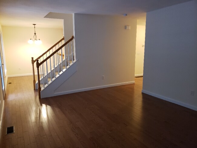 Building Photo - 23 Cabernet Dr