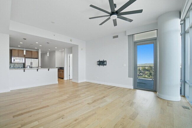 Building Photo - 400 Riverboat Row