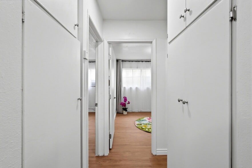 Building Photo - 13050 Dronfield Ave