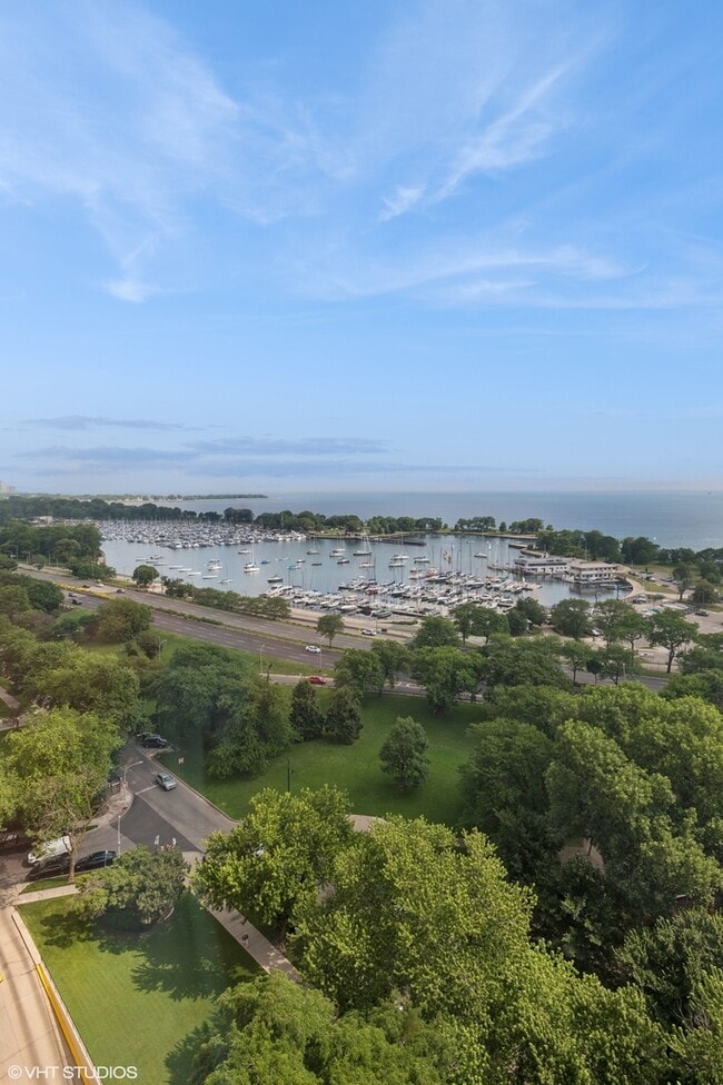 Building Photo - 3100 N Lake Shore Dr