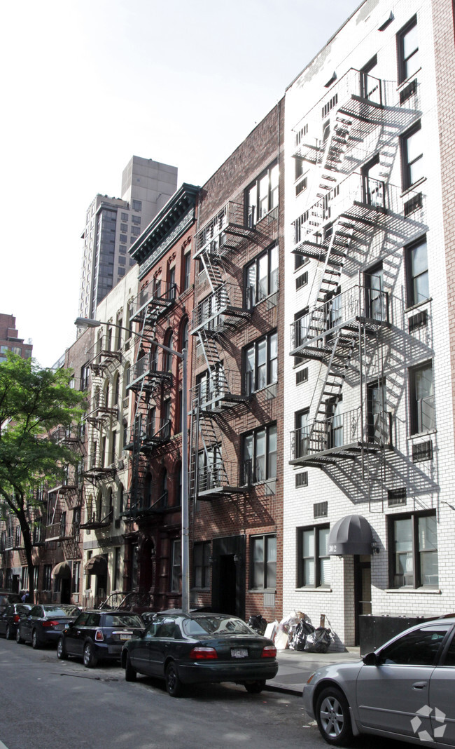 Building Photo - 304 East 90th Street