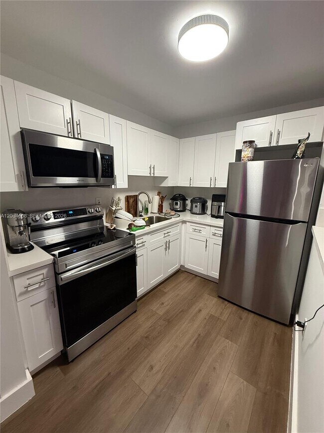 Building Photo - 7155 NW 179th St