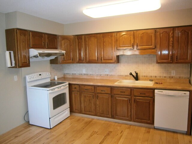 Building Photo - 7688 Dunmore Rd