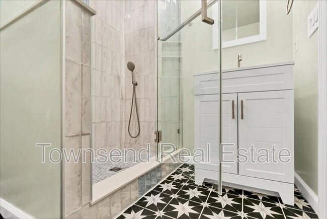 Building Photo - 695 Cedar Point