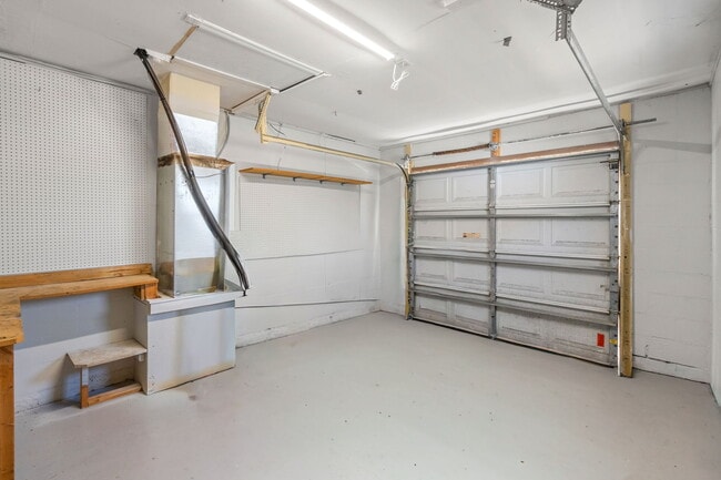 Building Photo - 480 Falmouth Ave