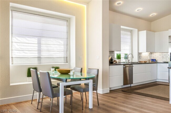 Building Photo - 404 Summer Mesa Dr