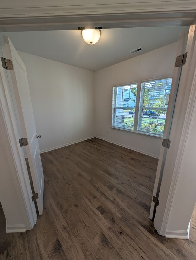 Building Photo - NEW CONSTRUCTION 3BD/2.5 Home in Stonebrid...