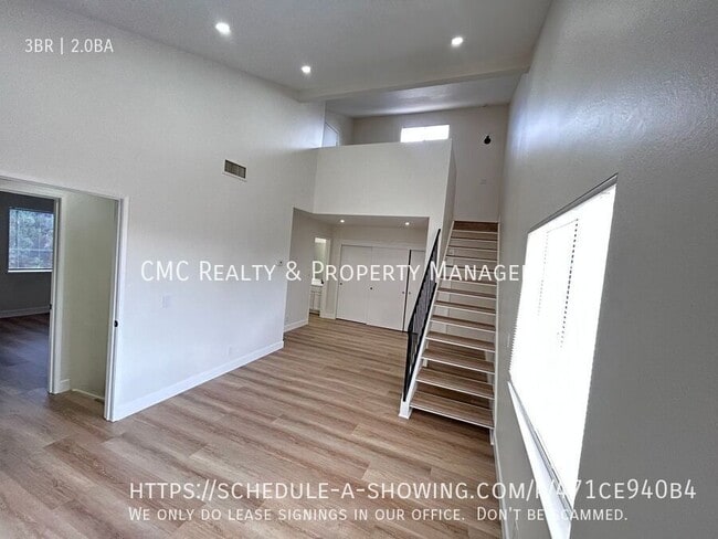 Building Photo - 1580 Park Ave