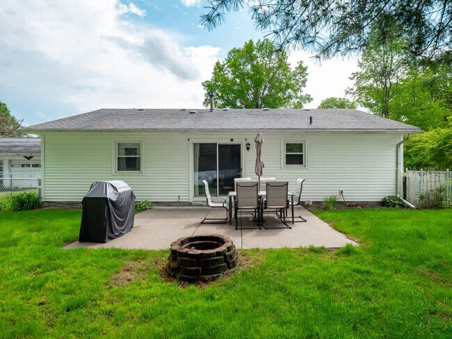 Building Photo - 291 Hunter Ave