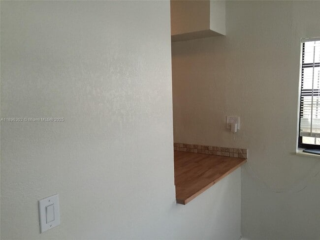 Building Photo - 1542 NW 35th St