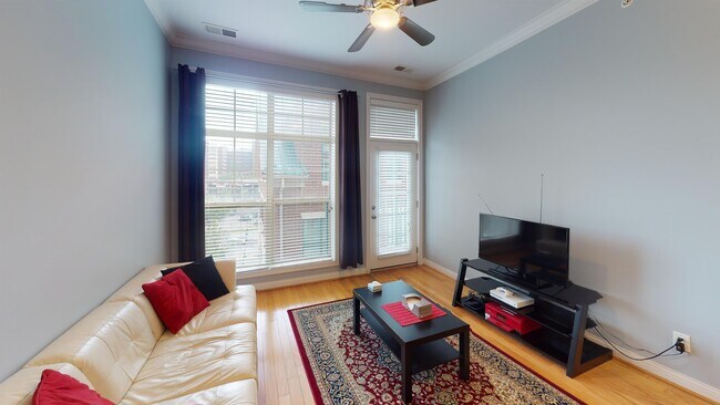 Building Photo - 252 Stetson St