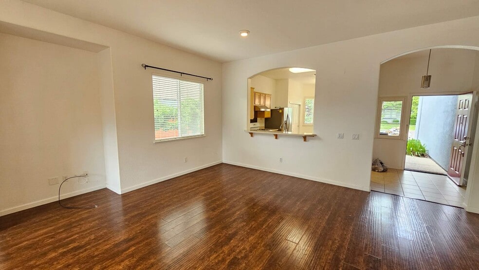 Building Photo - 9641 Darley Way