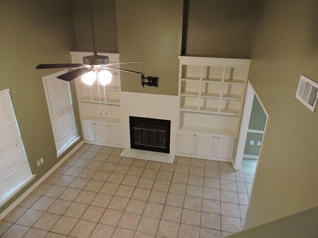 Building Photo - Great Stumberg Ridge Garden Home 2BR/2.5 Baths