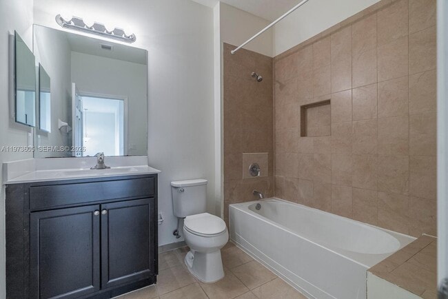 Building Photo - 516 SE 35 Ave