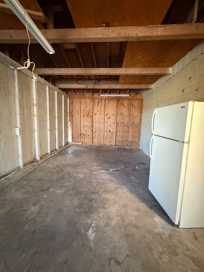 Building Photo - 261 Armory Rd