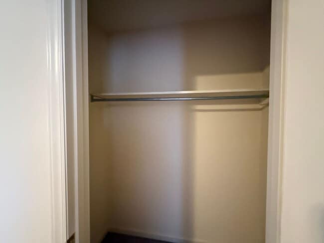 Building Photo - Private 2BD/1.5BA Townhouse in Prime NW Hi...